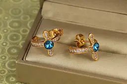 Сережки гвоздики Xuping Jewelry Хрестики з синіми каменями Сваровські 1,6 см золотисті