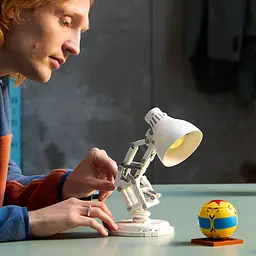 Конструктор LEGO Ideas Disney Pixar Luxo Jr. 613 деталей (21357) - мініатюра 16