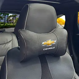 Подушка на підголівник з логотипом Chevrolet Екошкіра 3D Кольоровий лого Чорна-Коричневий кант 1 шт