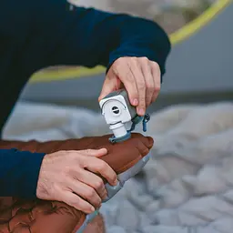 Багатофункціональний повітряний насос-ліхтар Naturehike CNK2550ZM012, зелений - мініатюра 7