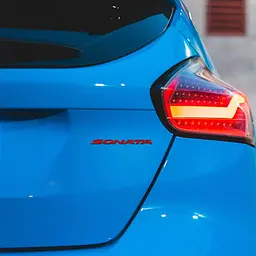 Емблема напис SONATA для Hyundai Червона 17х222 мм метал на скотчі (Завод) - мініатюра 2