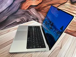 Ноутбук Apple MacBook Pro 14" 2021 M1 Pro/32/512 (PHXKWV5Y2T-1) Б/в - мініатюра 3
