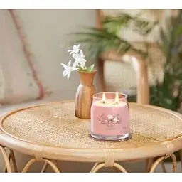 Свічка Yankee Candle Medium Pink Sands Рожеві піски 368 г (1629996E) - мініатюра 2