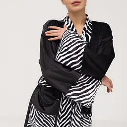 Кімоно жіноче з плюшевого велюру Kimono Black and White Zebra 18369 2XL - мініатюра 3