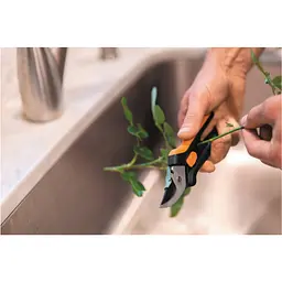 Секатор для квітів Fiskars Solid SP14 (1051601) - мініатюра 6