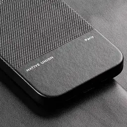 Чохол-накладка Native Union (RE) Classic Case Black для iPhone 15 (RECLA-BLK-NP23) - мініатюра 4