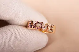 Каблучка LOVE з жовтого золота з фіанітами K-0156 - мініатюра 2