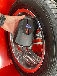 Пусковий зарядний пристрій для автомобіля 15800mAh (Бустер) з компресором 2-в-1 Jump Starter 12 V 2000 A - мініатюра 4