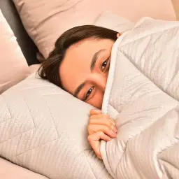 Подушка Ideia Nordic Comfort+ чохол зі стібкою антиалергенне волокно 70х70 см сіра (8-34695*002) - мініатюра 8