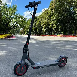 Електросамокат GIANT Move U8 PRO 500W 10.4Ah складаний, чорний (2025) - мініатюра 3