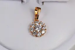 Кулон Xuping Jewelry незабудка з білих фіанітів 9 мм золотистий