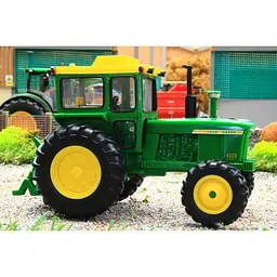 Модель Britains Трактор John Deere 4020 з кабіною 1:32 (43362) - мініатюра 4