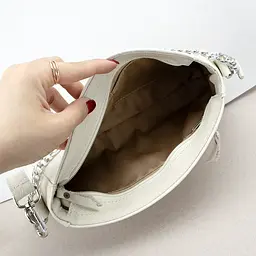 Сумка-багет жіноча шкіряна бежева Handycover S458 з ланцюжком - мініатюра 3