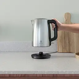 Electrolux Електрочайник, 1,7 л, Strix, метал, нерж - мініатюра 4