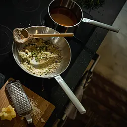 Сковорода Вок Fiskars Norden 28 см без покриття (1067630) - мініатюра 8