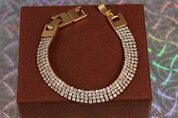 Браслет Xuping Jewelry чотири доріжки з білих каменів 19 см 8 мм золотистий