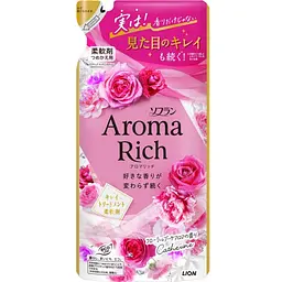 Японський парфумований кондиціонер для білизни Lion Soflan Aroma Rich Catherine, аромат квітів і фруктів, заправка 380 мл
