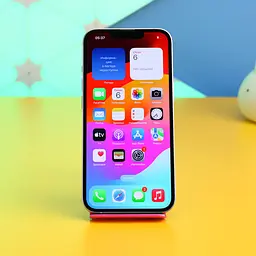 Смартфон Apple iPhone 13 128GB Pink (MLPH3) Б/В