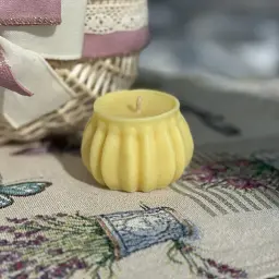 Великодня свічка жовта фігурна MIS LT