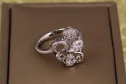 Кільце Xuping Jewelry локон пристрасті р 18 сріблясте - мініатюра 3