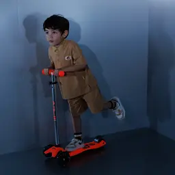 Самокат Micro Maxi Deluxe Glow LED Червона аура (MMD368) - мініатюра 2