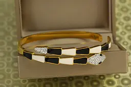 Браслет бенгл Xuping Jewelry жорсткий Midnight Cobra 60 мм на руку від 17 до 19 см лимонний - мініатюра 2