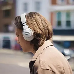Повнорозмірні бездротові навушники JBL Live 770NC (JBLLIVE770NCWHT) білі - мініатюра 5