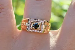 Печатка Xuping Jewelry чорний фіаніт в квадраті з боків тіснена змійка р 20 золотиста - мініатюра 2