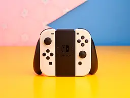 Портативна ігрова консоль Nintendo Switch OLED with White Joy-Con Б/У [177069] - мініатюра 5