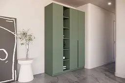 Шафа з трьома секціями та полицями - мініатюра 2