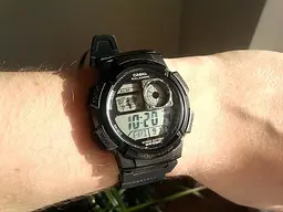Електронні спортивні годинники наручні чоловічі оригінальні Casio Collection AE-1000W-1BVEF - мініатюра 5