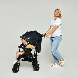 Прогулянкова коляска Lionelo Irma Black/Dark Grey, чорний (LO-IRMA BLACK) - мініатюра 2