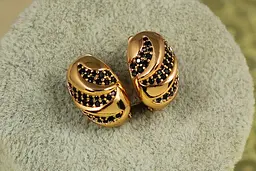 Сережки Xuping Jewelry Гриф із чорними каменями в обідку 1,6 см золотисті