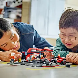 Конструктор LEGO City Піт-стоп і піт-екіпаж F1 з болідом Ferrari 322 деталі (60443) - мініатюра 6