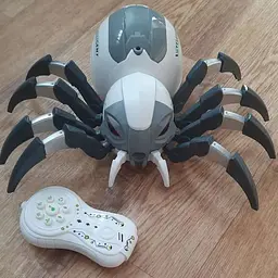 Інтерактивний радіокерований павук Spray Spider з ефектом пари, підсвічуванням очей, звуками, мелодіями та акумулятором - мініатюра 3