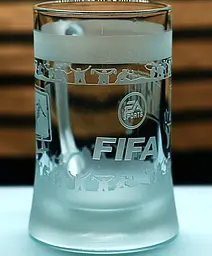 Геймерський пивний келих 660 мл з гравіюванням гри FIFA ФІФА оригінальний подарунок фанату футболу - мініатюра 3