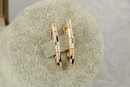 Сережки Xuping Jewelry доріжка з камінчиками у шахматному порядку 2,6 см золотисті