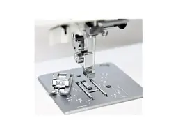 Швейна машина Janome XE 300 електромеханічна - мініатюра 4