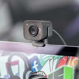 Веб-камера Logitech StreamCam (960-001281) - мініатюра 4