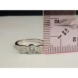 Срібне кільце Подіум Бантик з фіанітами. GR4032 17,2 - мініатюра 5