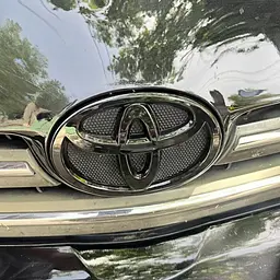 Емблема решітки, задня TOYOTA хром 100х70 мм пластик (на скотчі) - мініатюра 5