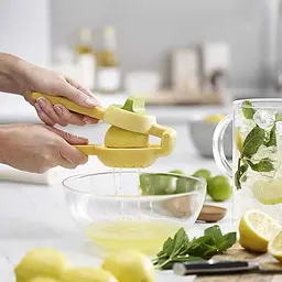 Соковитискач ручний для цитрусових з крутним притискним механізмом, Kitchen Master 84110 - мініатюра 5