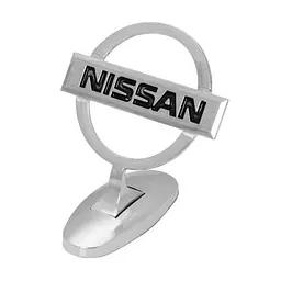 Емблема приціл на капот Nissan