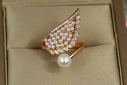 Кільце Xuping Jewelry перлинне крило р 16+ золотисте