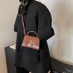 Каркасне невелике кросбоді з еко-шкіри Lilly P2-17068985C коричневе - мініатюра 3
