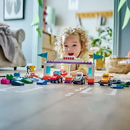 Конструктор LEGO DUPLO Автомобілі для перегонів і пілоти команд Формули-1, 70 деталей (10445) - мініатюра 5