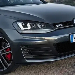 Емблема напис GTD для Volkswagen в решітку срібляста 90х27 мм метал (на кріпленнях) - мініатюра 2