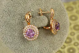 Серьги Xuping Jewelry Мечта с фиолетовым камнем 1,9 см золотистые - миниатюра 2