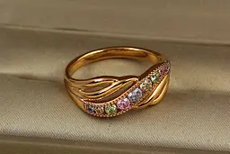 Кільце Xuping Jewelry Хвиля з різнокольоровими каменями р 17 золотисте