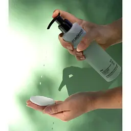 Очищувальний тонік Academie Exfoliating Purifying Toner 200 мл (3145070804022) - мініатюра 2